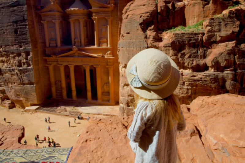 Tour Giordania 8 giorni con visita a Petra, Wadi Rum, e Mar Morto